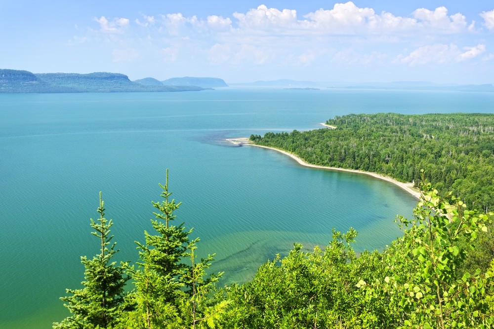 Khám phá top 10 hồ lớn nhất trên thế giới theo diện tích có thể bạn chưa biết