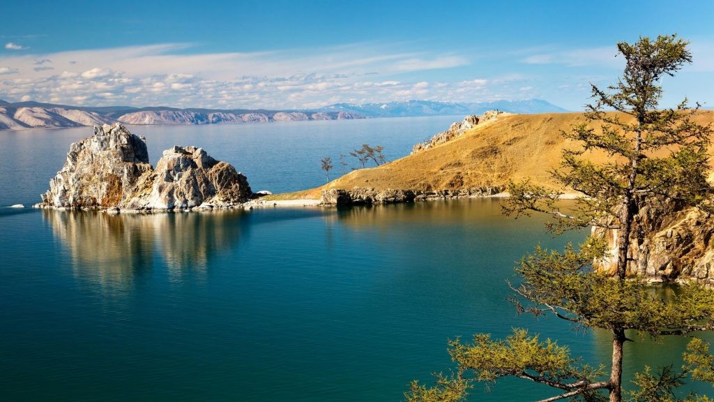 Khám phá top 10 hồ lớn nhất trên thế giới theo diện tích có thể bạn chưa biết