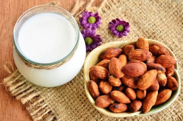 7 lợi ích của sữa hạnh nhân đối với sức khỏe có thể bạn chưa biết