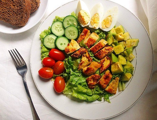 10 công thức salad giảm cân đơn giản, dễ làm ngay tại nhà cho bữa tối ngon miệng