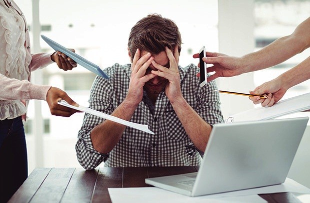7 cách loại bỏ cơn đau đầu cho dân văn phòng ngồi máy tính nhiều