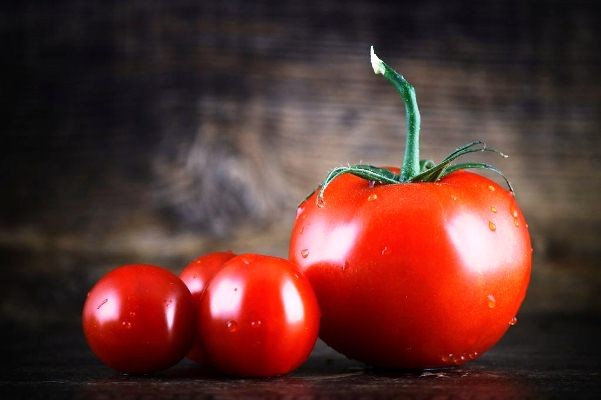 Những nhóm người nào không nên ăn cà chua, hướng dẫn bảo quản cà chua tươi lâu