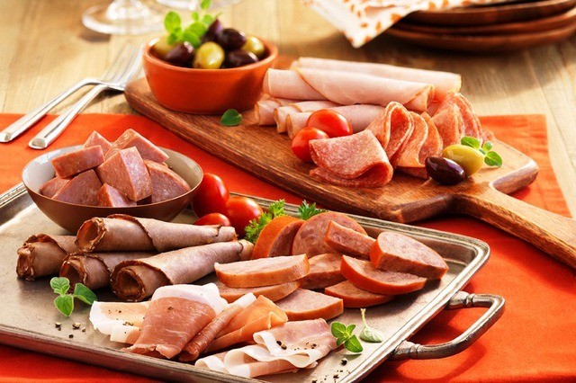 Thịt xông khói là gì? Thịt xông khói nấu món gì ngon và cách bảo quản thịt xông khói