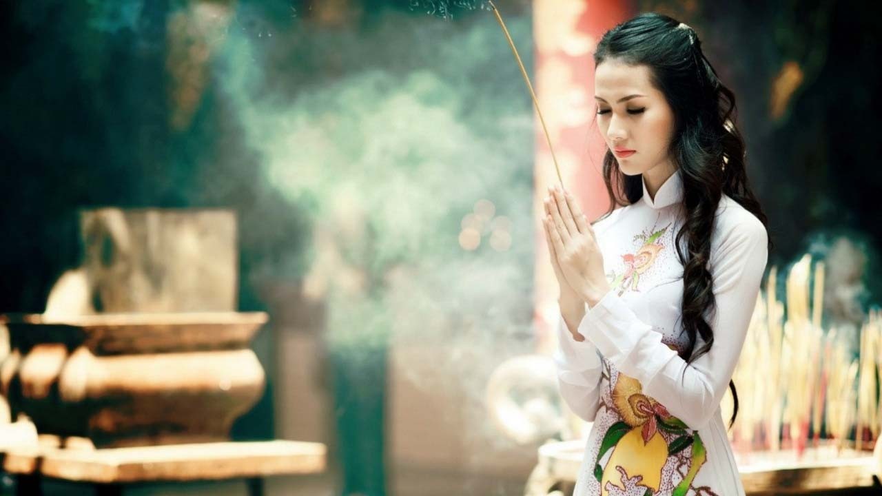 Đi lễ chùa nên cầu gì - Vái mấy lần mới không bị coi là bất kính