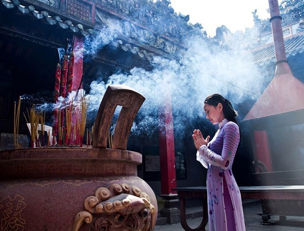 Đi lễ chùa đầu năm Nhâm Dần 2022 ngày nào đẹp, giờ nào tốt để mọi sự hanh thông
