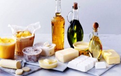 Cách phân biệt mỡ và dầu, mỡ và dầu dùng cái nào tốt hơn?