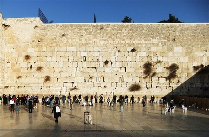Bức tường khóc của người Do Thái vừa linh thiêng vừa kỳ lạ đến không ngờ