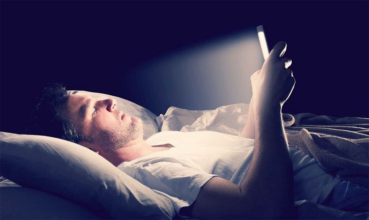 Thức khuya cũng giống như vượt đèn đỏ - càng cố vượt càng dễ mất mạng