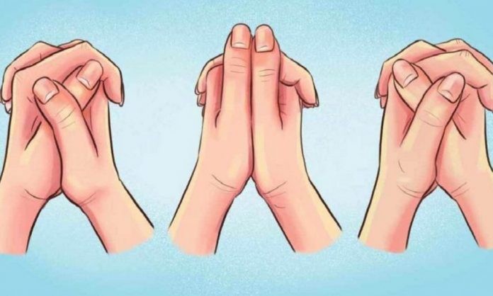 Cách nắm chặt hai tay nói lên điều gì về con người bạn?