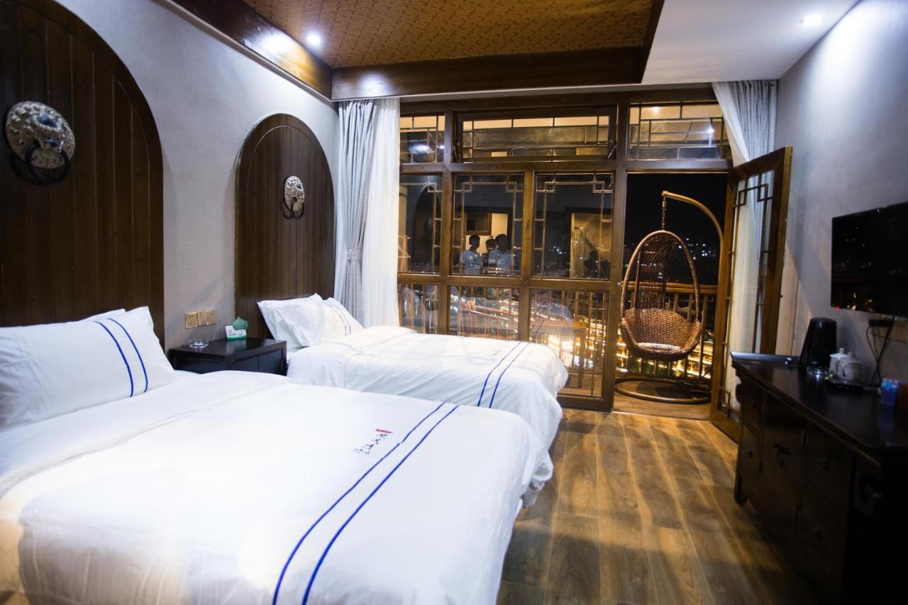 Top 5 khách sạn có view đẹp nhất Phượng Hoàng Cổ Trấn