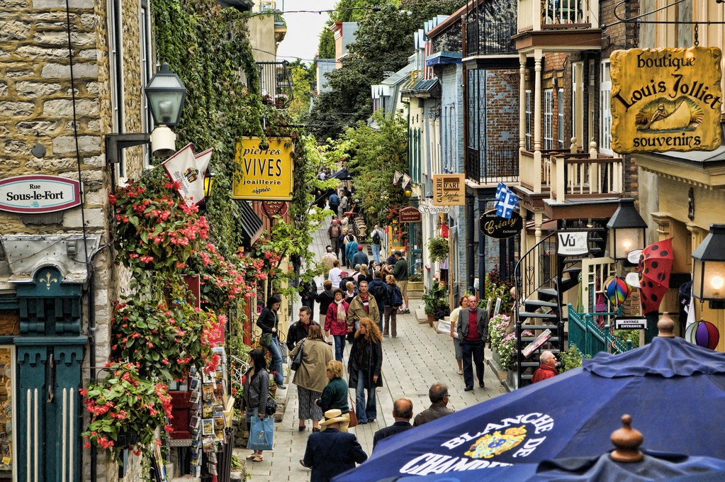7 walking streets that everyone wants to visit once in their life