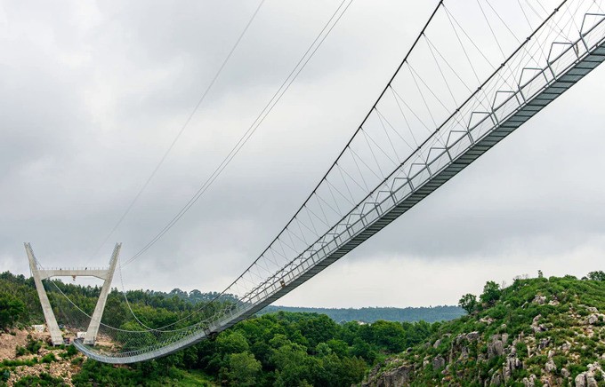 Cầu đi bộ dài nhất thế giới