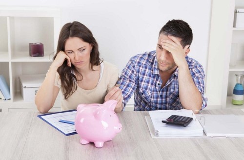 Những sai lầm tiền bạc mà vợ chồng trẻ mắc phải khiến gia đình mãi không giàu