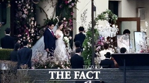 Từ phim đến siêu đám cưới: Son Ye Jin- Hyun Bin chuẩn mực của phim giả tình thật