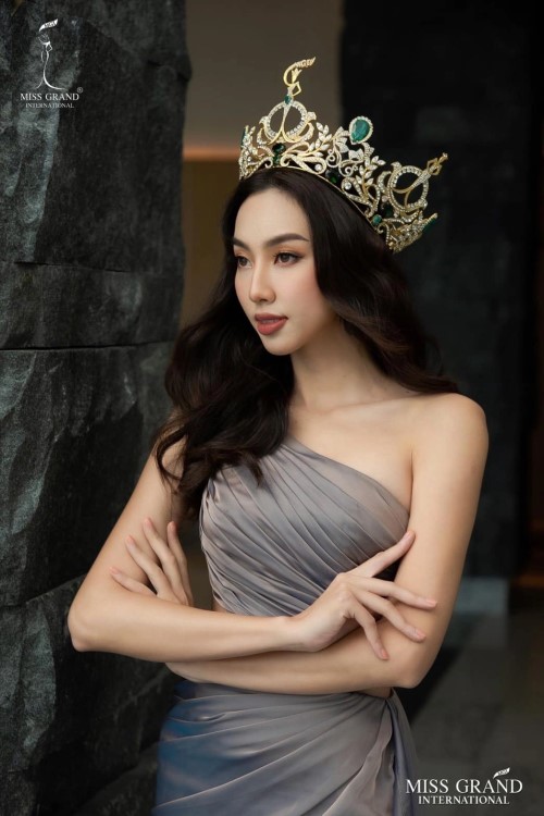 Bị réo tên giữa ồn ào mua bán dâm 15.000 USD Hoa hậu Thùy Tiên Thúy Hằng nói gì?