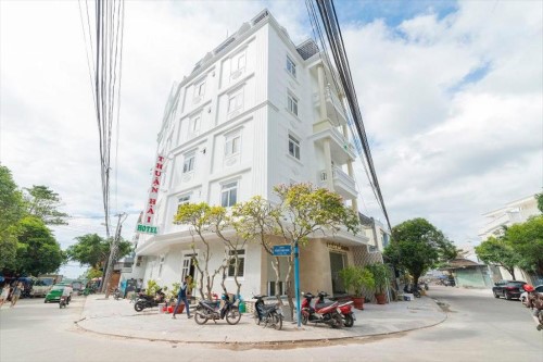 Review Khách Sạn Thuận Hải Phú Quốc về dịch vụ, giá cả, và thái độ phục vụ