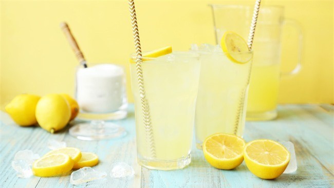 7 lợi ích của việc uống nước chanh mỗi ngày và một số lưu ý về sức khỏe