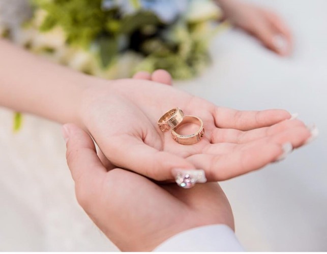 Chọn nhẫn cưới hợp phong thủy: Kiểu dáng, đeo thế nào giúp vợ chồng vượng vận?