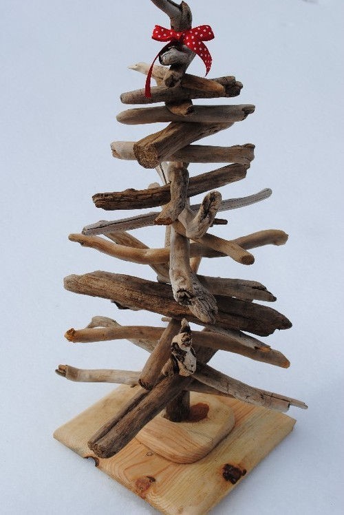 Cách làm cây thông noel từ gỗ và giấy đơn giản mà đẹp