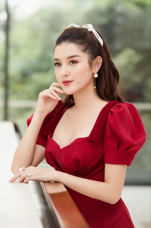 Những người Phụ nữ đẹp nhất Việt Nam 2021; Được độc giả bình chọn
