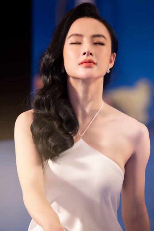 Những người Phụ nữ đẹp nhất Việt Nam 2021; Được độc giả bình chọn