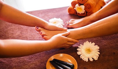 10 lợi ích của việc massage chân đối với sức khỏe